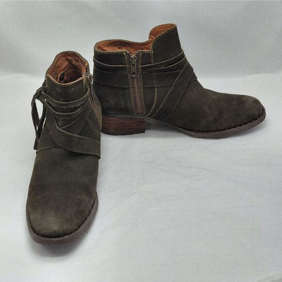 Born Womens Ankle Boots 8.5 Olive Suede Western Stacked Heel Coastal Cowgirl - Picture 3 of 11